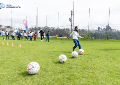 Fútbol con el balón oficial del Mundial Qatar 2022